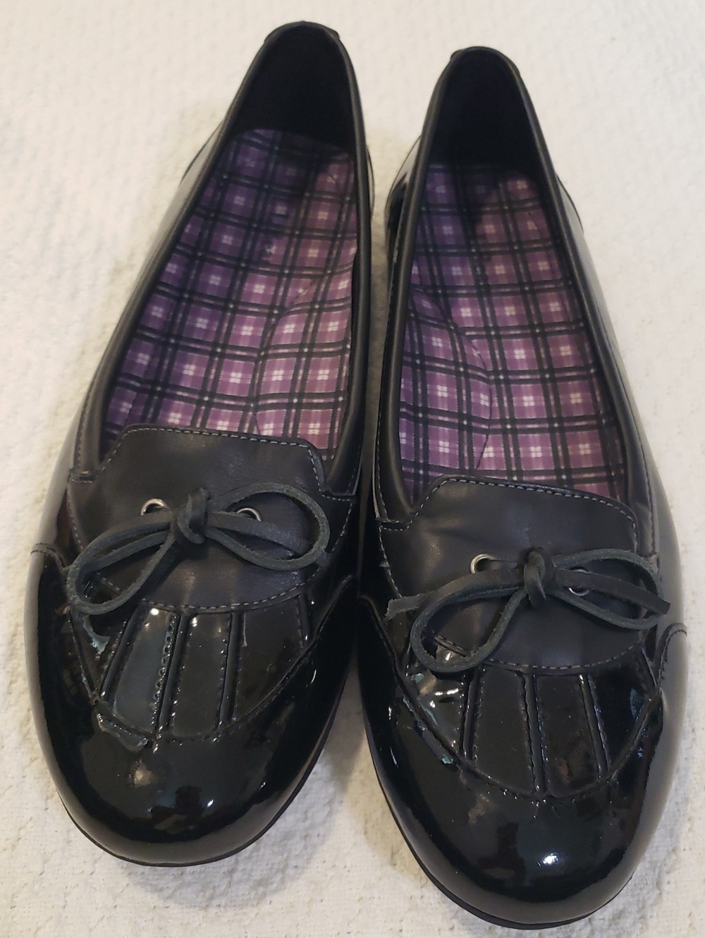 Women's L.L. Bean Black Patent Moccasin Flats with Purple Plaid Insole, Size 9.5